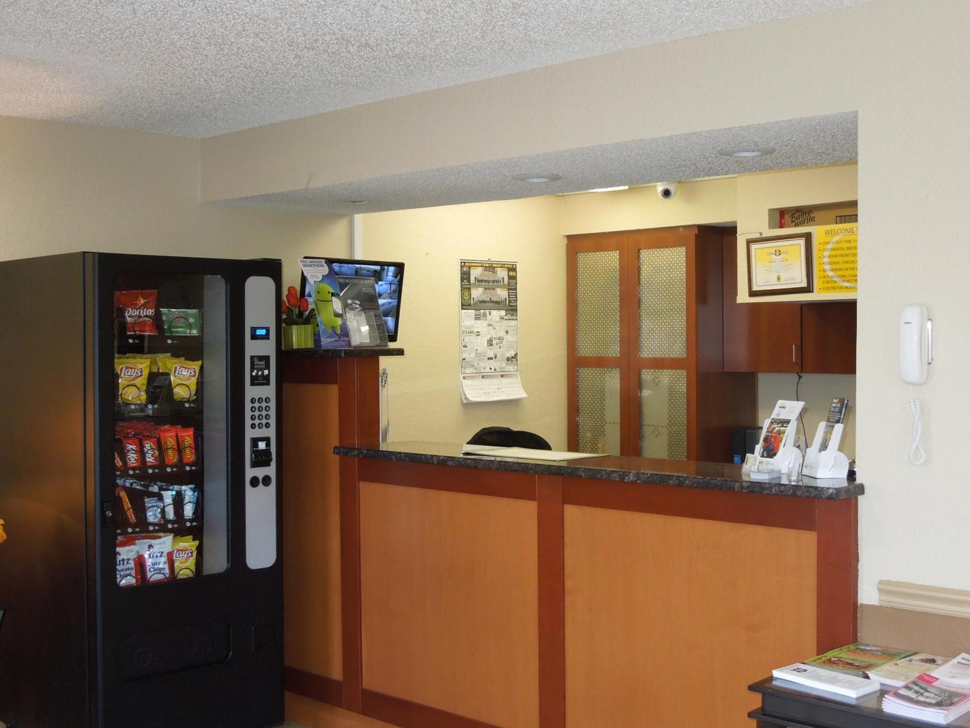 Super 8 By Wyndham Harrisonburg Motel Eksteriør bilde